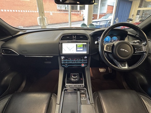 2.0 P300 R-Sport SUV 5dr Petrol Auto AWD Euro 6 (s/s) (300 ps)