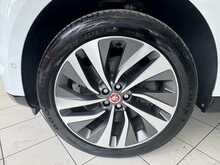 Jaguar F-PACE P400e SE 