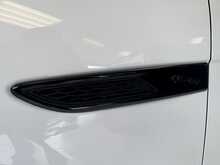 Jaguar F-PACE P400e SE 