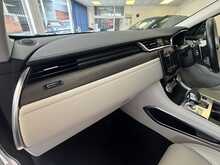 Jaguar F-PACE P400e SE 