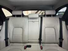 Jaguar F-PACE P400e SE 