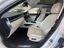 Jaguar F-PACE P400e SE 