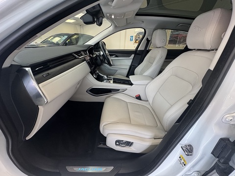 2.0 P400e 17.1kWh SE SUV 5dr Petrol Plug-in Hybrid Auto AWD Euro 6 (s/s) (404 ps)