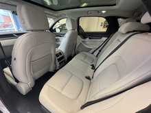 Jaguar F-PACE P400e SE 