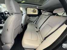 Jaguar F-PACE P400e SE 