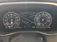 Jaguar F-PACE P400e SE 