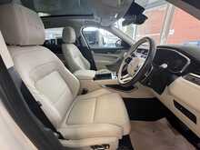 Jaguar F-PACE P400e SE 