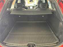 Volvo XC60 B5 MHEV R-Design Pro 