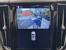 Volvo XC60 B5 MHEV R-Design Pro 