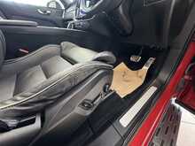 Volvo XC60 B5 MHEV R-Design Pro 