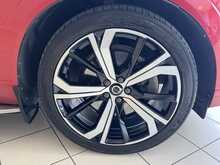 Volvo XC60 B5 MHEV R-Design Pro 