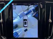 Volvo XC60 B5 MHEV R-Design Pro 