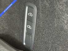 Volvo XC60 B5 MHEV R-Design Pro 