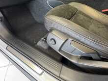 Volvo XC40 T4 R-Design Pro 