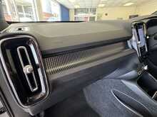 Volvo XC40 T4 R-Design Pro 