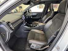 Volvo XC40 T4 R-Design Pro 