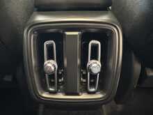 Volvo XC40 T4 R-Design Pro 