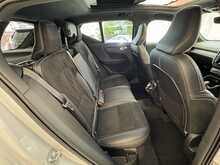 Volvo XC40 T4 R-Design Pro 