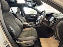 Volvo XC40 T4 R-Design Pro 