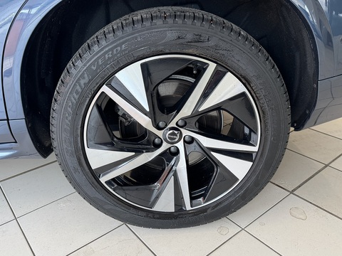2.0h T8 Recharge 18.8kWh Plus SUV 5dr Petrol Plug-in Hybrid Auto 4WD Euro 6 (s/s) (455 ps)