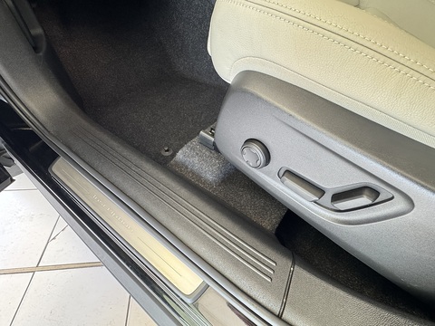 1.5h T5 Twin Engine Recharge 10.7kWh Inscription Pro SUV 5dr Petrol Plug-in Hybrid Auto Euro 6 (s/s) (262 ps)