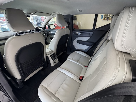 1.5h T5 Twin Engine Recharge 10.7kWh Inscription Pro SUV 5dr Petrol Plug-in Hybrid Auto Euro 6 (s/s) (262 ps)