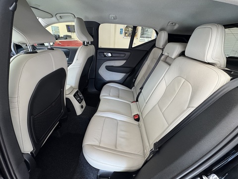 1.5h T5 Twin Engine Recharge 10.7kWh Inscription Pro SUV 5dr Petrol Plug-in Hybrid Auto Euro 6 (s/s) (262 ps)