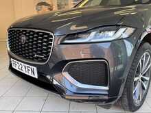 Jaguar F-PACE P250i R-Dynamic SE 