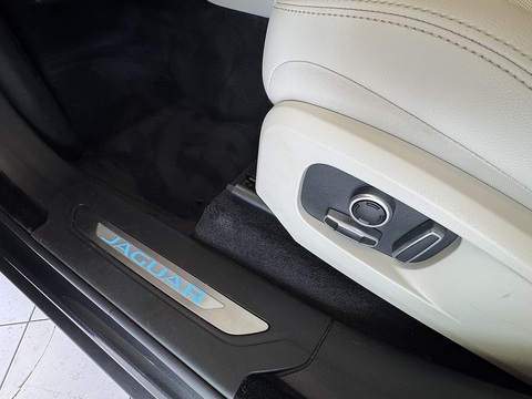 2.0 P250i R-Dynamic SE SUV 5dr Petrol Auto AWD Euro 6 (s/s) (250 ps)