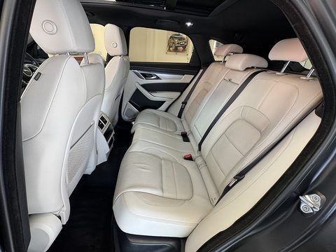 2.0 P250i R-Dynamic SE SUV 5dr Petrol Auto AWD Euro 6 (s/s) (250 ps)
