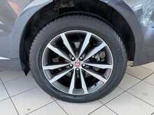 Jaguar F-PACE P250i R-Dynamic SE 