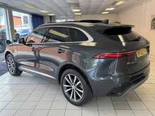Jaguar F-PACE P250i R-Dynamic SE 