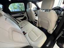 Jaguar F-PACE P250i R-Dynamic SE 