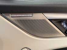 Jaguar F-PACE P250i R-Dynamic SE 