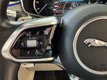 Jaguar F-PACE P250i R-Dynamic SE 