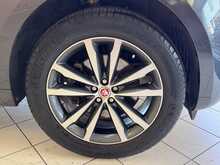Jaguar F-PACE P250i R-Dynamic SE 