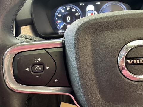 1.5h T4 Recharge 10.7kWh Core SUV 5dr Petrol Plug-in Hybrid Auto Euro 6 (s/s) (211 ps)