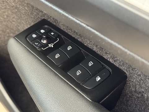 1.5h T4 Recharge 10.7kWh Core SUV 5dr Petrol Plug-in Hybrid Auto Euro 6 (s/s) (211 ps)