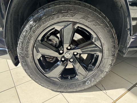 2.5 VVT-h Dynamic SUV 5dr Petrol Hybrid CVT Euro 6 (s/s) (218 ps)