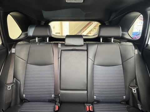 2.5 VVT-h Dynamic SUV 5dr Petrol Hybrid CVT Euro 6 (s/s) (218 ps)
