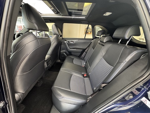 2.5 VVT-h Dynamic SUV 5dr Petrol Hybrid CVT Euro 6 (s/s) (218 ps)