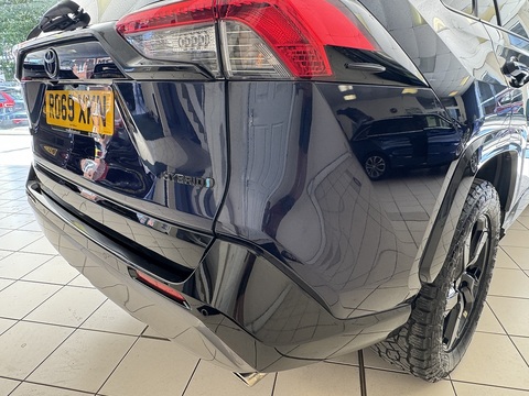 2.5 VVT-h Dynamic SUV 5dr Petrol Hybrid CVT Euro 6 (s/s) (218 ps)
