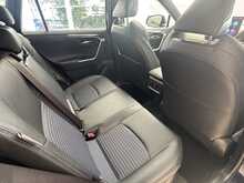 Toyota RAV4 VVT-h Dynamic 