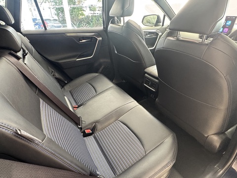 2.5 VVT-h Dynamic SUV 5dr Petrol Hybrid CVT Euro 6 (s/s) (218 ps)