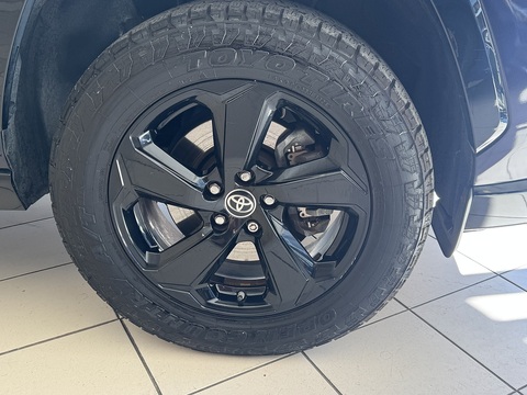 2.5 VVT-h Dynamic SUV 5dr Petrol Hybrid CVT Euro 6 (s/s) (218 ps)