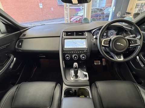 2.0 P200 R-Dynamic HSE SUV 5dr Petrol Auto AWD Euro 6 (s/s) (200 ps)