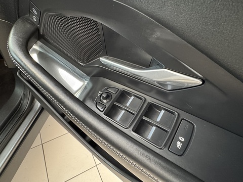 2.0 P200 R-Dynamic HSE SUV 5dr Petrol Auto AWD Euro 6 (s/s) (200 ps)