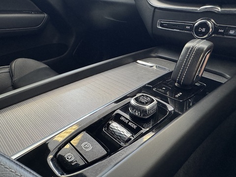 2.0 B5 MHEV R-Design SUV 5dr Petrol Hybrid Auto Euro 6 (s/s) (250 ps)