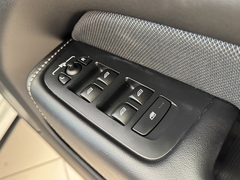 2.0 B5 MHEV R-Design SUV 5dr Petrol Hybrid Auto Euro 6 (s/s) (250 ps)