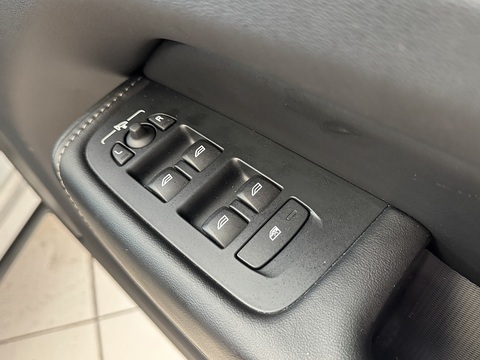 2.0 B4 MHEV Inscription SUV 5dr Diesel Hybrid Auto AWD Euro 6 (s/s) (197 ps)